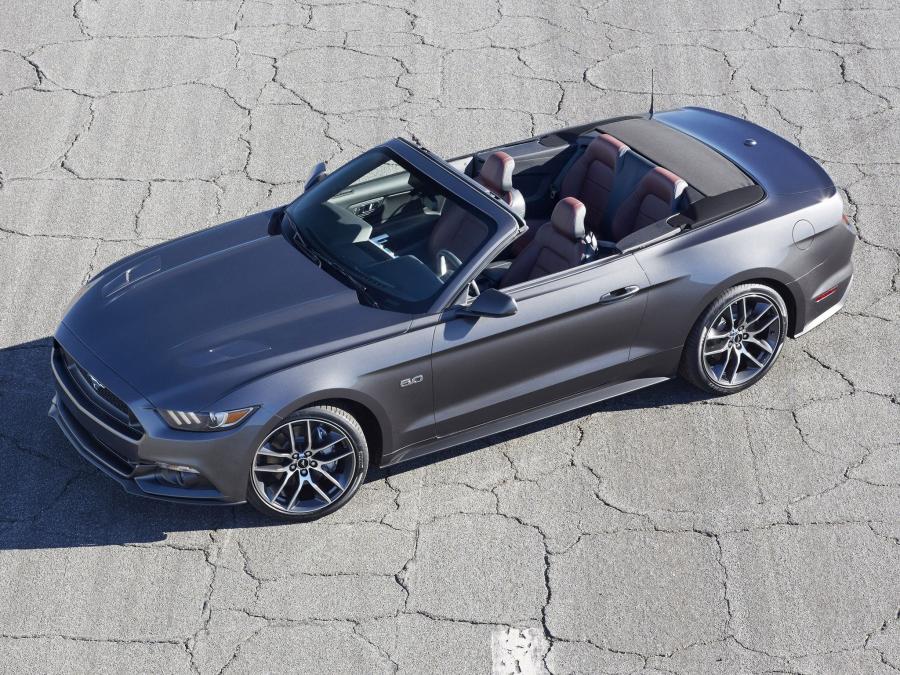  Ford Mustang GT Convertible 2014 года  (фото 25 из 26)